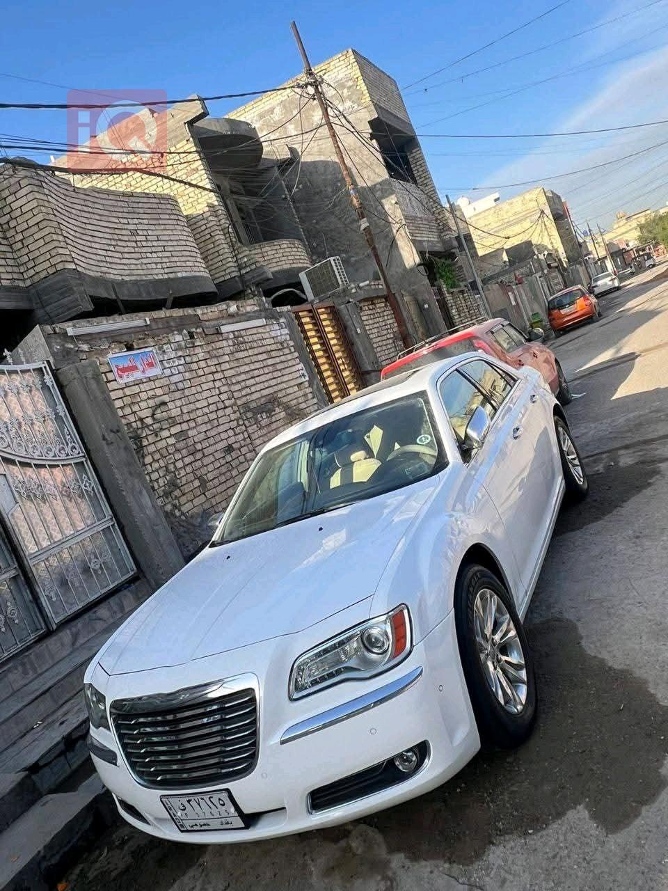 كرايسلر 300